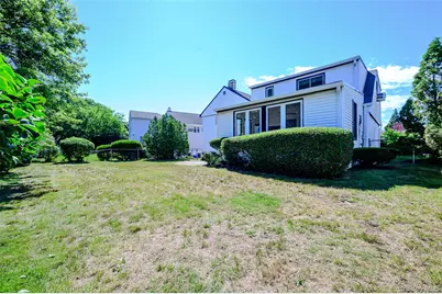 190 W Waukena Avenue, Oceanside, NY 11572 - Photo 21