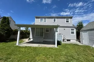 277 Jackson Ave, Syosset, NY 11791 - Photo 21