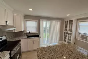 277 Jackson Ave, Syosset, NY 11791 - Photo 9