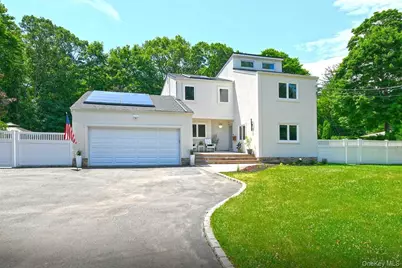 20 Oak Street, Saint James, NY 11780 - Photo 9