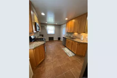 35 Nassau Boulevard, West Hempstead, NY 11552 - Photo 3