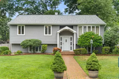 142 Mohican Avenue, Ronkonkoma, NY 11779 - Photo 1
