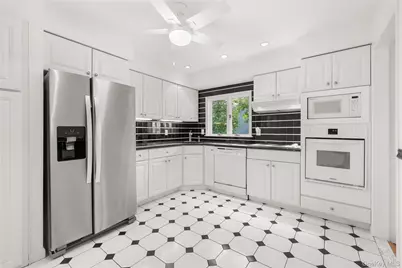 142 Mohican Avenue, Ronkonkoma, NY 11779 - Photo 13