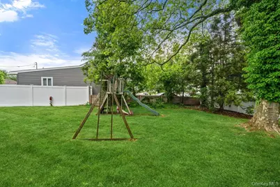 26 Sheridan Street, Old Bethpage, NY 11804 - Photo 25