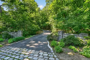 2108 Edge Rd, Muttontown, NY 11791 - Photo 3
