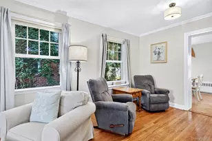 21 Travers St, Manhasset, NY 11030 - Photo 9