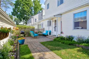 21 Travers St, Manhasset, NY 11030 - Photo 29