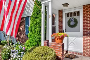 21 Travers St, Manhasset, NY 11030 - Photo 3