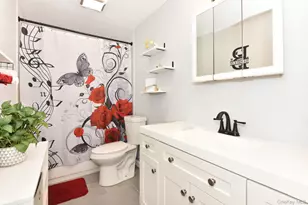 10 Miller Ave, Central Islip, NY 11722 - Photo 25
