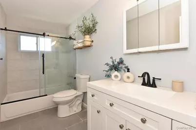 10 Miller Avenue, Central Islip, NY 11722 - Photo 15
