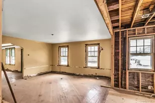 200 Bixley Heath, Lynbrook, NY 11563 - Photo 7