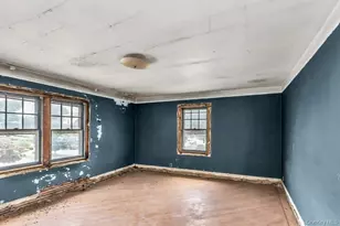 200 Bixley Heath, Lynbrook, NY 11563 - Photo 3