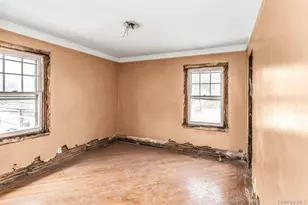 200 Bixley Heath, Lynbrook, NY 11563 - Photo 11