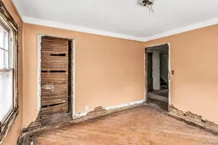 200 Bixley Heath, Lynbrook, NY 11563 - Photo 5