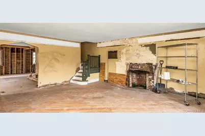 200 Bixley Heath, Lynbrook, NY 11563 - Photo 15