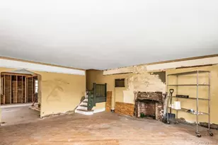 200 Bixley Heath, Lynbrook, NY 11563 - Photo 15