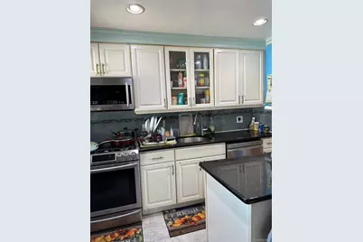 90 Clearstream Avenue, Valley Stream, NY 11580 - Photo 5