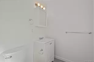 671 Bronx River Rd, Yonkers, NY 10704 - Photo 17
