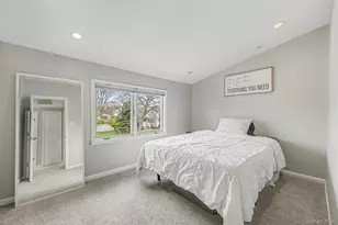 408 N Broome Ave, Lindenhurst, NY 11757 - Photo 25