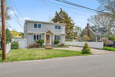 408 N Broome Avenue, Lindenhurst, NY 11757 - Photo 3