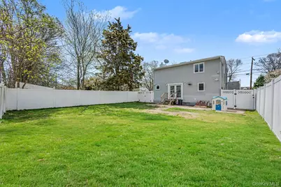 408 N Broome Avenue, Lindenhurst, NY 11757 - Photo 7