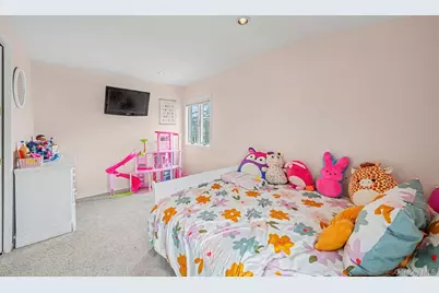 408 N Broome Avenue, Lindenhurst, NY 11757 - Photo 27