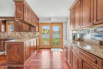 408 N Broome Avenue, Lindenhurst, NY 11757 - Photo 19