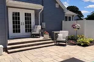 379 Blossom St, Holbrook, NY 11741 - Photo 11