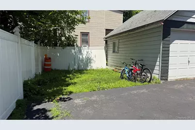 417 Baker Street #A, Poughkeepsie, NY 12603 - Photo 15
