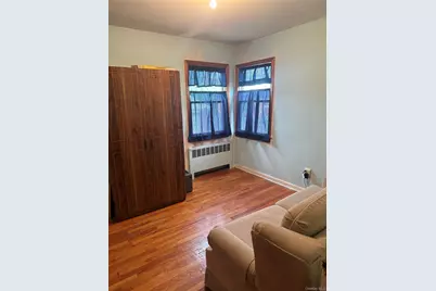 243 Pershing Parkway, Mineola, NY 11501 - Photo 5
