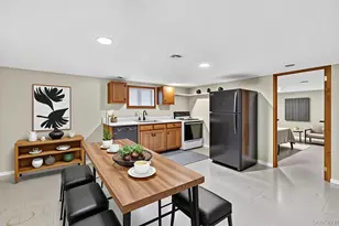 10 Otsego Ave, Dix Hills, NY 11746 - Photo 17