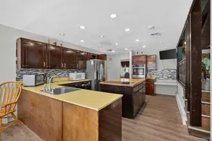 10 Otsego Ave, Dix Hills, NY 11746 - Photo 7