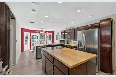 10 Otsego Avenue, Dix Hills, NY 11746 - Photo 5