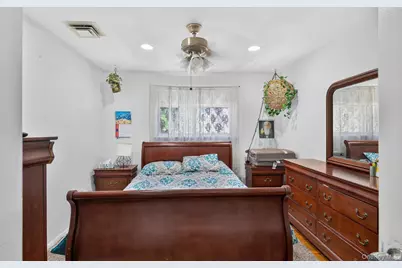 10 Otsego Avenue, Dix Hills, NY 11746 - Photo 21
