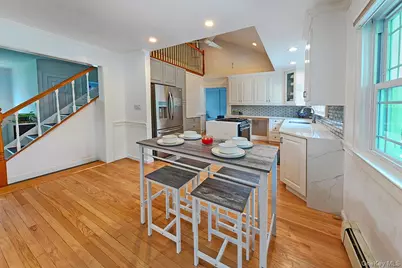 8 Van Cedar Street SE #8, Brentwood, NY 11717 - Photo 7
