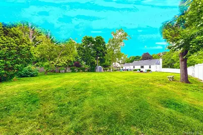 8 Van Cedar Street SE #8, Brentwood, NY 11717 - Photo 3