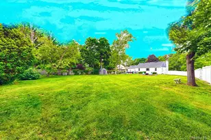 8 Van Cedar Street SE, Brentwood, NY 11717 - Photo 3