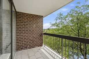 2 Bay Club Dr, Bayside, NY 11360 - Photo 11