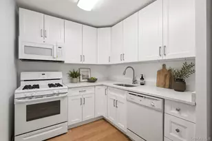 2 Bay Club Dr, Bayside, NY 11360 - Photo 7