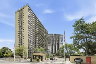 2 Bay Club Dr, Bayside, NY 11360 - Photo 27