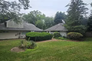 65 Saddle Ln, Roslyn Heights, NY 11577 - Photo 5