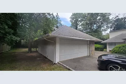 65 Saddle Lane, Roslyn Heights, NY 11577 - Photo 3