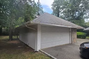 65 Saddle Ln, Roslyn Heights, NY 11577 - Photo 3