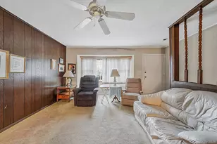 107 W Walnut St, Farmingdale, NY 11735 - Photo 5