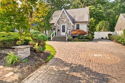 15 W Palisades Avenue, Nanuet, NY 10954 - Photo 1