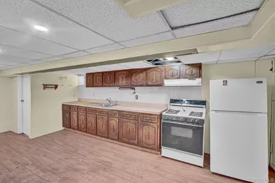 100 Irving Avenue, Floral Park, NY 11001 - Photo 17
