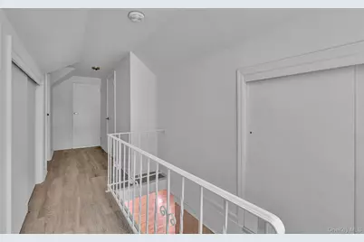 100 Irving Avenue, Floral Park, NY 11001 - Photo 15