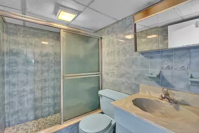 100 Irving Avenue, Floral Park, NY 11001 - Photo 23