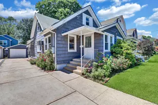 100 Irving Ave, Floral Park, NY 11001 - Photo 31