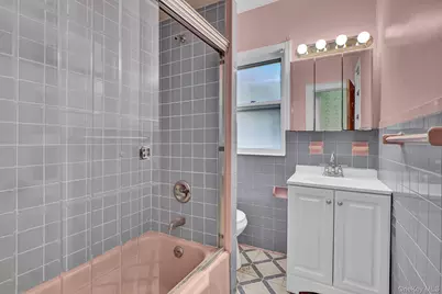 100 Irving Avenue, Floral Park, NY 11001 - Photo 25